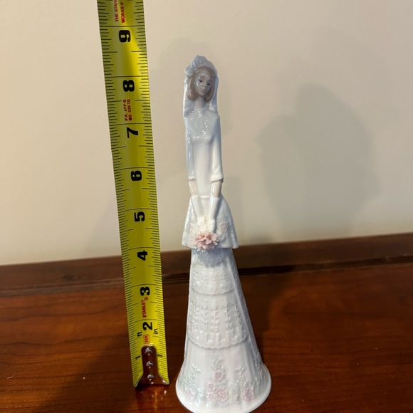 Lladro Bridal Bell (retired) 8 1/2 inches tall. No flaws. - Picture 8 of 8